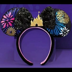 2020 Walt Disney Minnies Main Attraction 12/12 Firework Castle Mouse Ears
